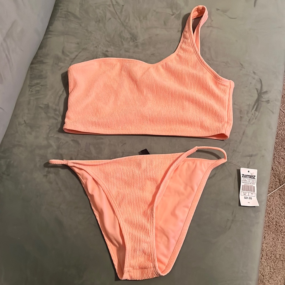 One shoulder bikini